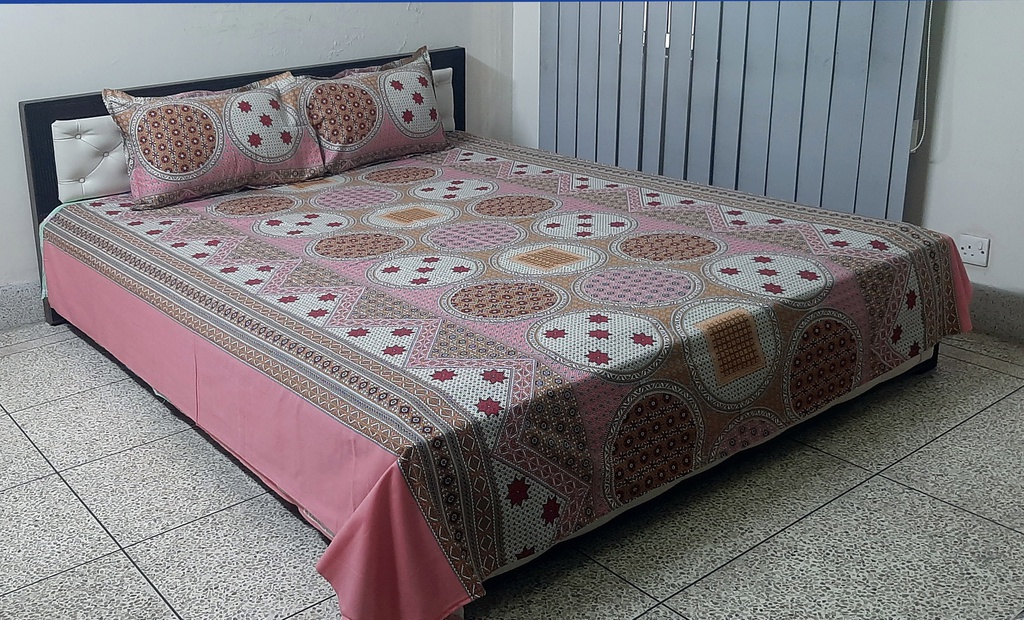 Comfort and Style  Vatika Design  King Size Bedsheet Set 7 x8 Feet